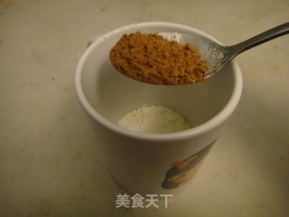 3分钟，杯子里的“杯子蛋糕”的做法步骤：4