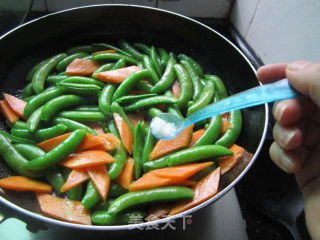 甜蜜豆炒牛肉的做法步骤：6