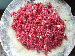牛肉饼的做法步骤：3