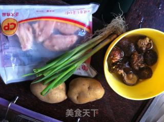 土豆鸡翅的做法步骤：1