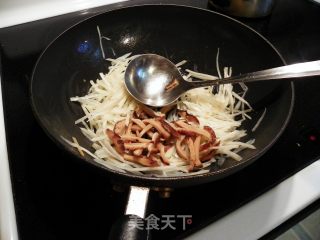 冬菇芹菜土豆丝的做法步骤：8