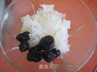 银耳红枣二米粥的做法步骤：1