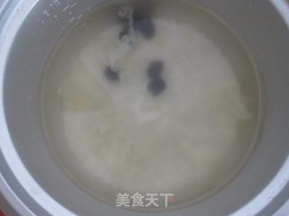 银耳红枣二米粥的做法步骤：4