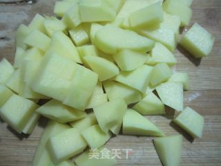 土豆鸡肉蘑菇焖饭的做法步骤：2