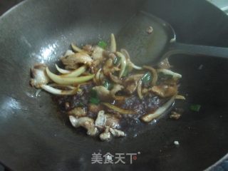 猪肉洋葱炒平菇的做法步骤：8