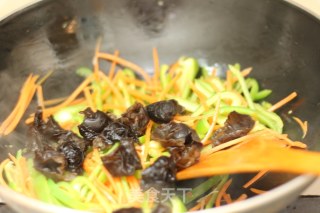 鱼香鸡丝的做法步骤：13