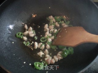 西红柿肉丁鸡蛋汤的做法步骤：3