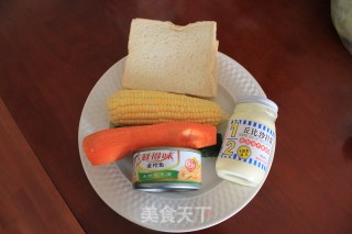 金枪鱼三明治的做法步骤：1