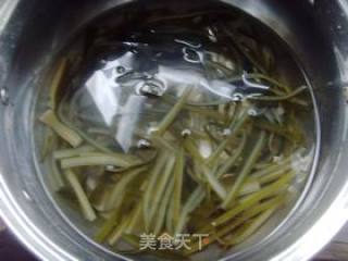 蒜香海带的做法步骤：3