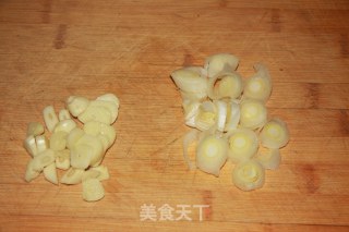 肉沫茄子-万能茄子的做法步骤：1