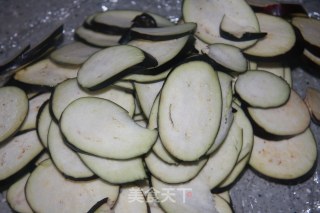 肉沫茄子-万能茄子的做法步骤：2
