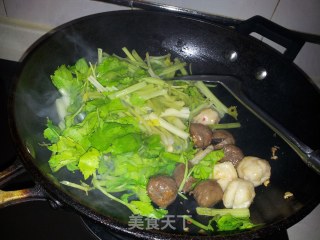双丸炒香芹的做法步骤：5