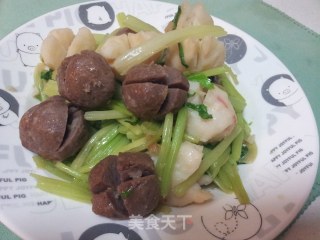 双丸炒香芹的做法步骤：7