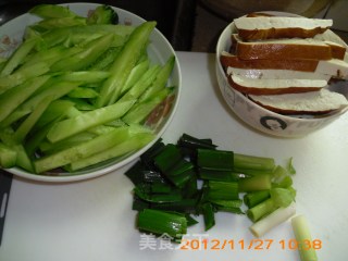 孜然豆干的做法步骤：2