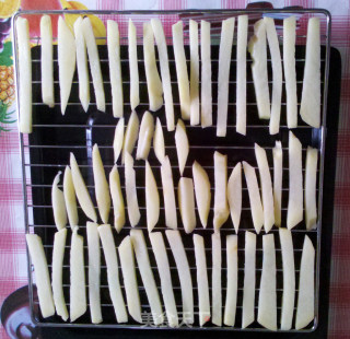 超简单的烤薯条的做法步骤：1