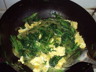 菠菜炒粉皮的做法步骤：4