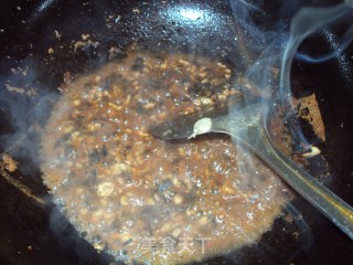 肉酱木耳浇豆腐的做法步骤：3
