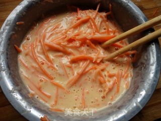 胡萝卜丝蛋饼的做法步骤：6