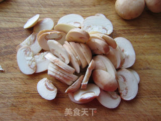 法式豆浆蘑菇浓汤的做法步骤：3