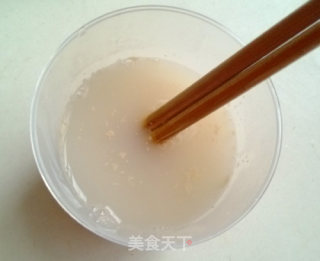 葡萄干枸杞玉米发糕 简单而朴实的做法步骤：1
