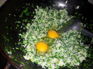 杞子韭菜鸡蛋炒饭的做法步骤：5