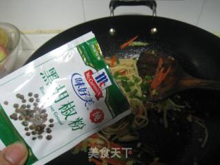 黑椒时蔬炒意面的做法步骤：9