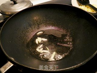 嫩嫩相会的鸡蛋炒尖椒的做法步骤：4