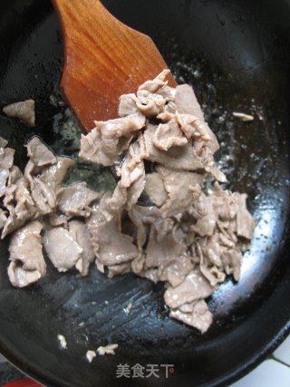 剩米饭的花样做法：沙茶牛肉饭的做法步骤：3