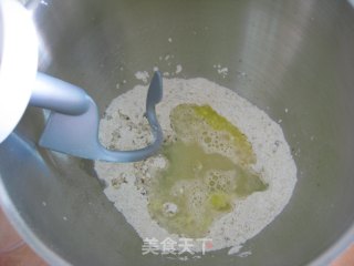 红糖葡萄干面包的做法步骤：2