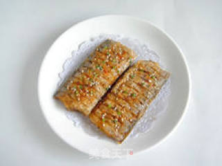 【香煎麻辣带鱼】--- 充满各种香味的酥皮带鱼的做法步骤：9
