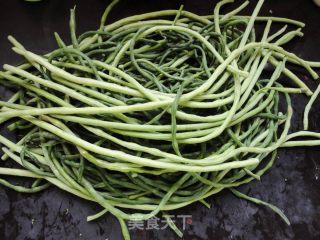 自制放心食材之一------干豆角的做法步骤：1