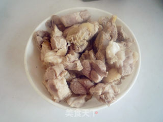 牛筋炖牛腩的做法步骤：2