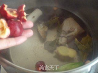 牛筋炖牛腩的做法步骤：5