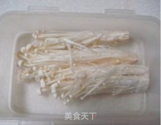 黄花菜紫灵芝鸡汤的做法步骤：3