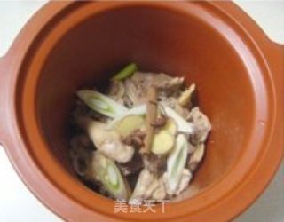 黄花菜紫灵芝鸡汤的做法步骤：7