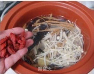 黄花菜紫灵芝鸡汤的做法步骤：11
