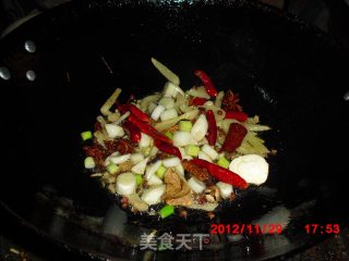 一锅出乱炖の【铁锅炖鱼】的做法步骤：7