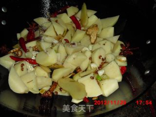 一锅出乱炖の【铁锅炖鱼】的做法步骤：8