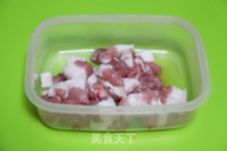 肥而不腻的秘密---《红烧肉》的做法步骤：1