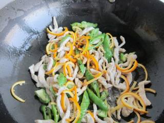 橙子皮炒肉丝的做法步骤：12