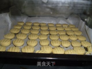 好酥香的饼干——花生小曲奇的做法步骤：13