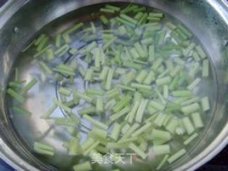 芹菜拌花生的做法步骤：5