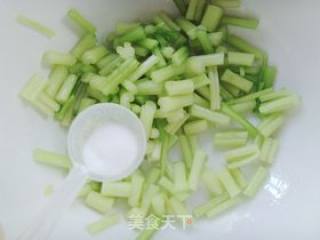 芹菜拌花生的做法步骤：6