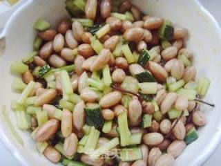 芹菜拌花生的做法步骤：11