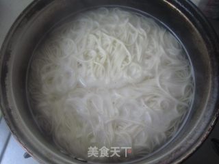 番茄煨面的做法步骤：1