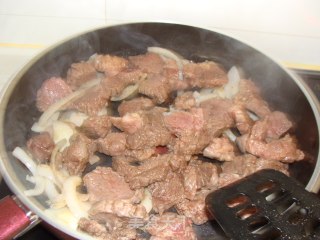 超级下饭的一道菜------咖喱牛肉的做法步骤：8