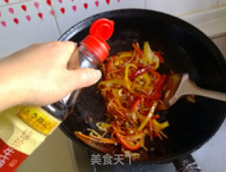 彩椒豆腐丝 简单的变化成就不同效果的做法步骤：11