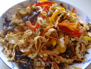 彩椒豆腐丝 简单的变化成就不同效果的做法步骤：13