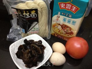 番茄鸡汤面的做法步骤：1
