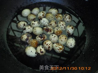 黄花菜烧鹌鹑蛋的做法步骤：3